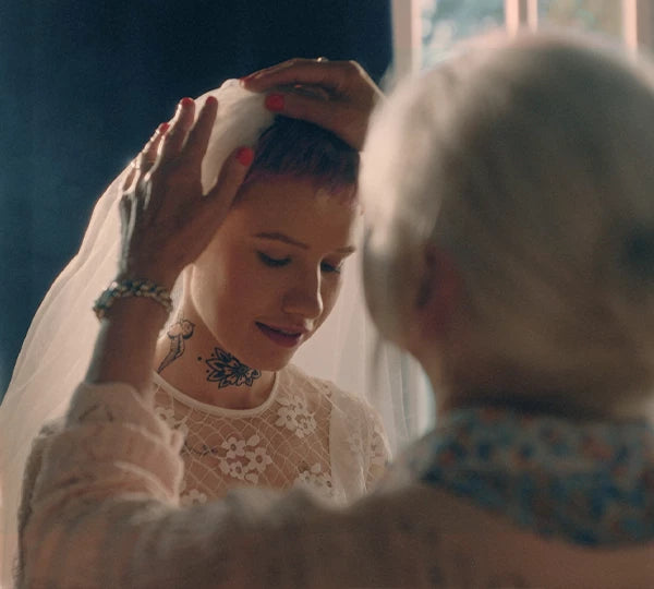 et smukt billede af en som skal blive gift