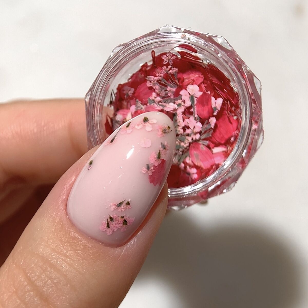 Flower Flakes - Coral Blossom - 0,3g-nail art pynt-Semilac-NR Kosmetik