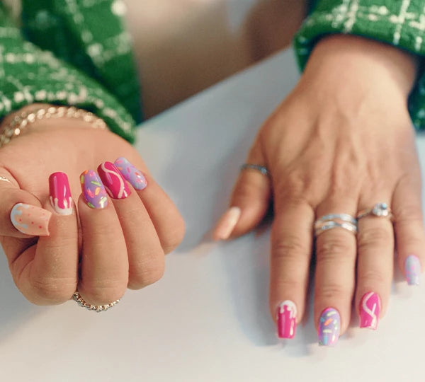 Et billede af en flot manicure